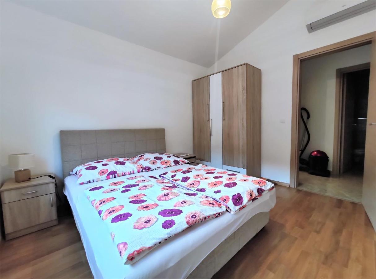 Pavlina Apartments Budva Bagian luar foto